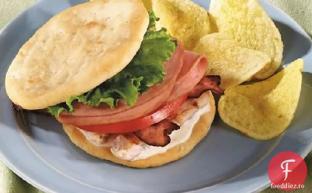 Sandvișuri De Pui California Club