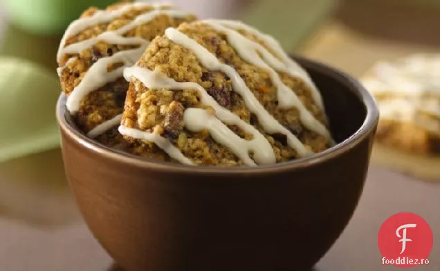Cookie-uri masticabile de afine-fulgi de ovăz cu glazură portocalie