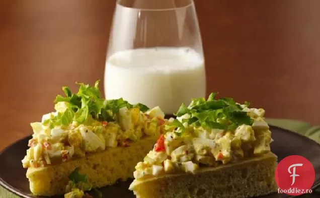 Sandvișuri Cu Salată De Ouă Cu Față Deschisă