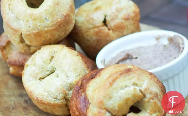 Popovers cu scorțișoară de mere cu unt de zahăr brun