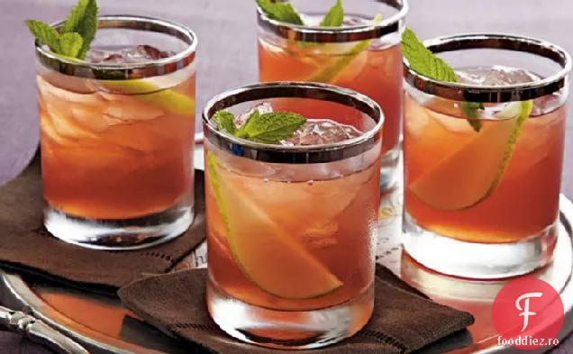 Cocktail de pere și afine