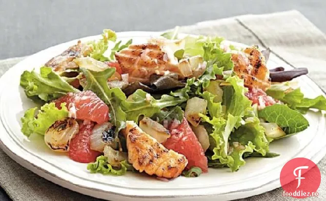 Salată de somon și Grapefruit la grătar