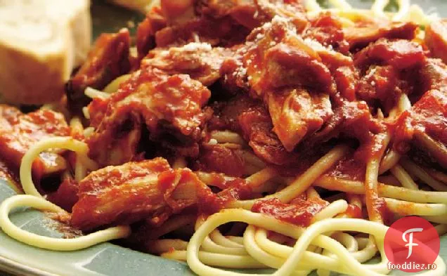 Sos de spaghete de porc și ciuperci cu aragaz lent
