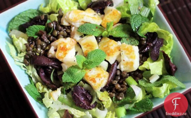Măsline Negre, Halloumi, Mentă Și Salată Verde