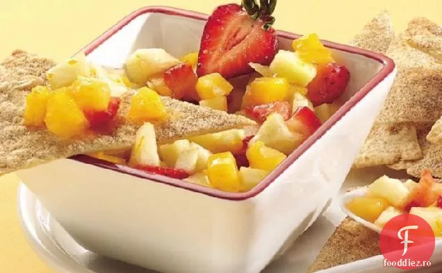 Salsa de fructe proaspete cu chipsuri de scorțișoară