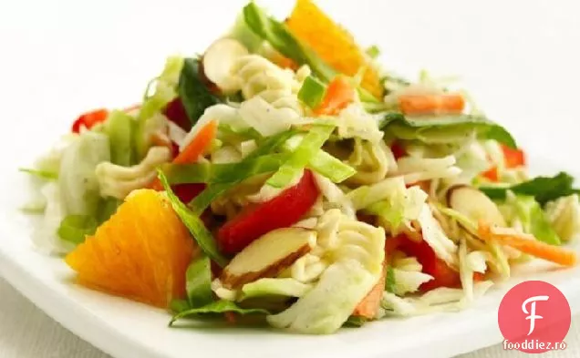 Salată Asiatică Crocantă Sănătoasă