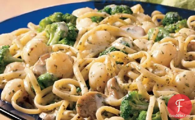 Scoică și Broccoli Linguine cu cremă Pesto