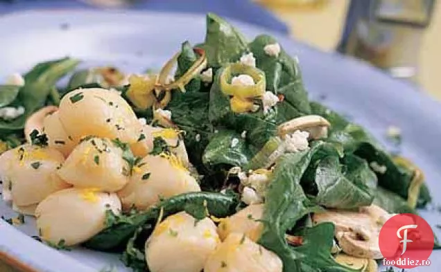 Salată de câmp cu praz prăjit, ciuperci și Feta