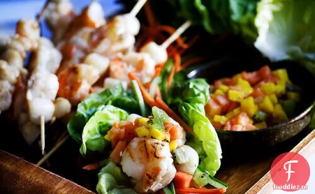Cupe De Salată De Creveți La Grătar Cu Salsa De Fructe Tropicale
