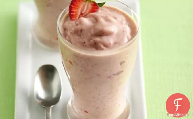 Unt de arahide și smoothie-uri de fructe de pădure