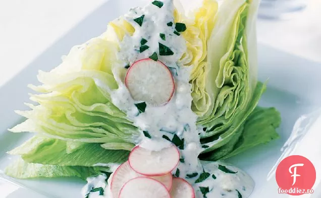 Pene Iceberg cu sos de brânză albastră