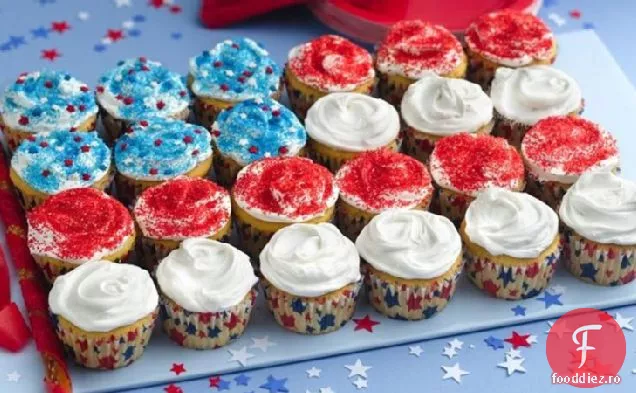 Tort De Cupcake Cu Steag