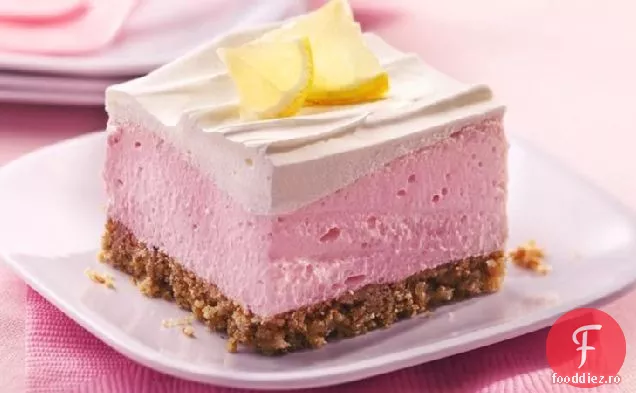 Desert pufos de limonadă roz cu crustă de covrig