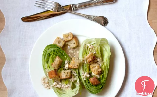 Inimi Romaine Cu Vinaigretă De Brânză Albastră