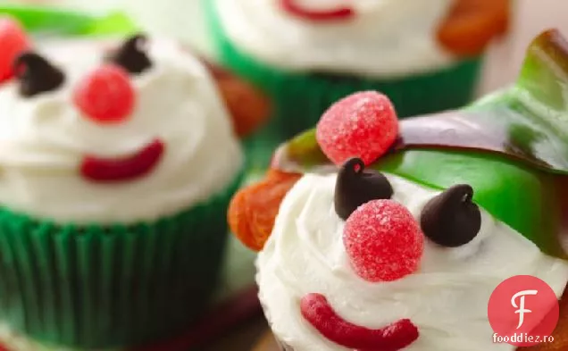 Cupcakes Cu Elf De Vacanță Din Catifea Roșie
