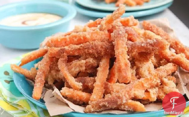 Sassy zahăr scorțișoară cartofi dulci cartofi prăjiți cu sos cremos de arțar de nucă de cocos