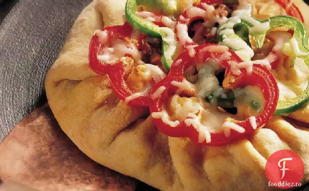 Plăcintă Picantă Cu Pizza Cu Cârnați