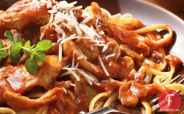 Cacciatore de pui cu aragaz lent cu Linguine
