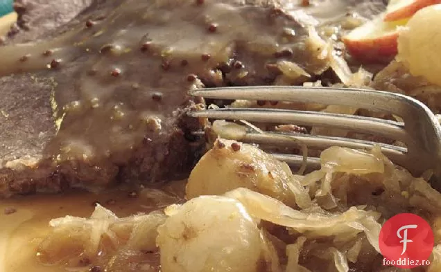 Carne de vită și varză murată în stil bavarez cu aragaz lent