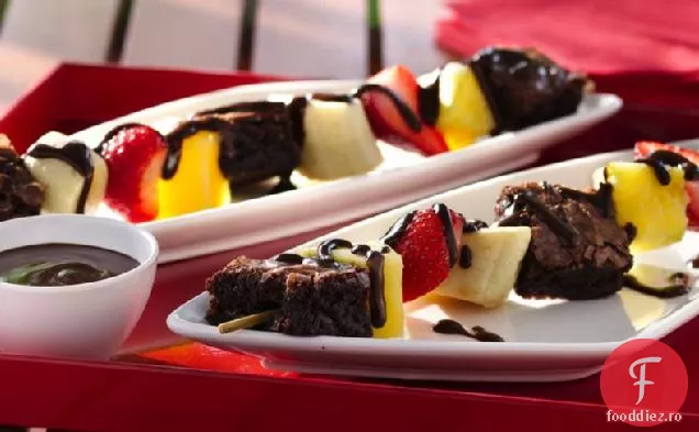 Brownie și Kabobs de fructe