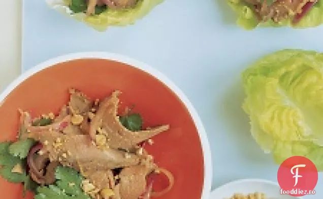 Carne De Vită Asiatică În Cupe De Salată