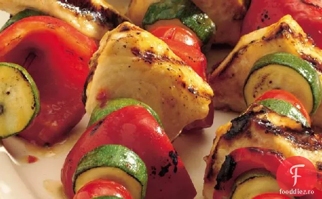 Kabobs de pește-spadă la grătar dulce și acru