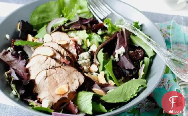 Filet de porc la grătar și salată de cireșe uscate