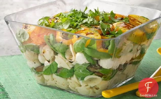 Salată Caprese Cu Paste Stratificate