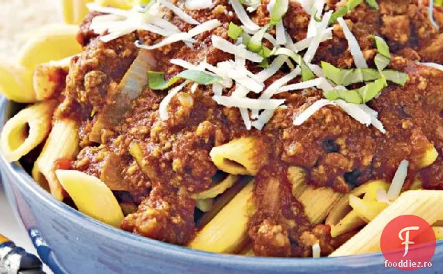 Ragu de vită cu aragaz lent cu Penne