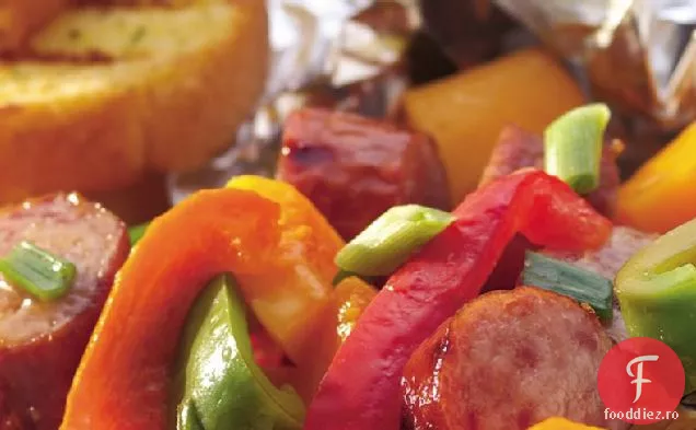 Pachete de folie de dovleac cu cârnați de arțar la grătar și Butternut