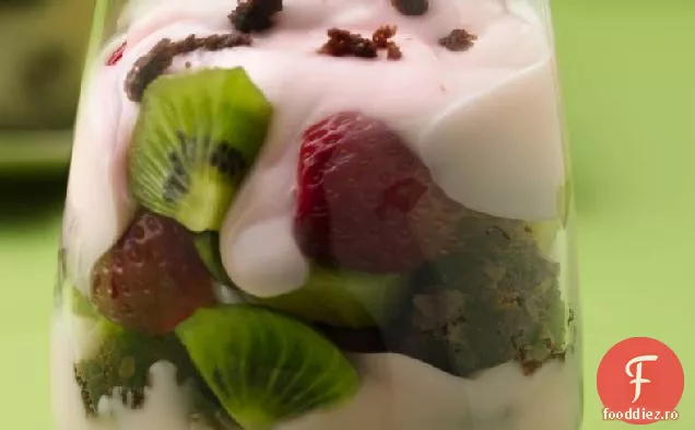 Parfaits De Ciocolată-Kiwi-Fructe De Pădure
