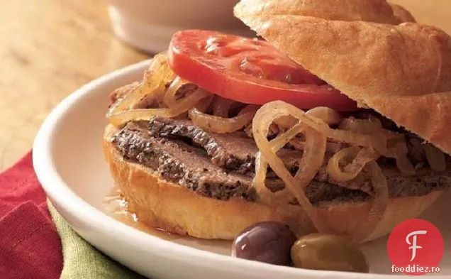 Slow-aragaz Hot friptură de vită sandwich-uri au Jus