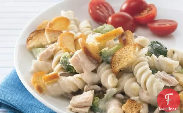 Caserolă cremoasă de ton și Broccoli cu chipsuri de covrig