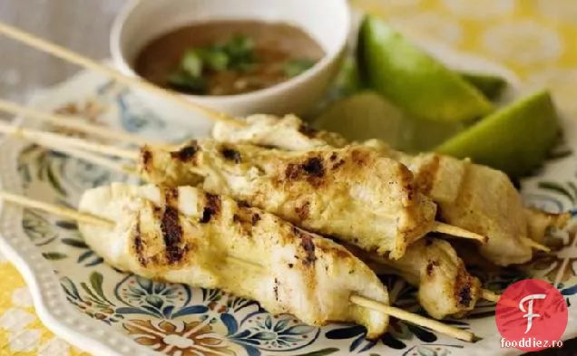 Satay de pui cu sos de arahide