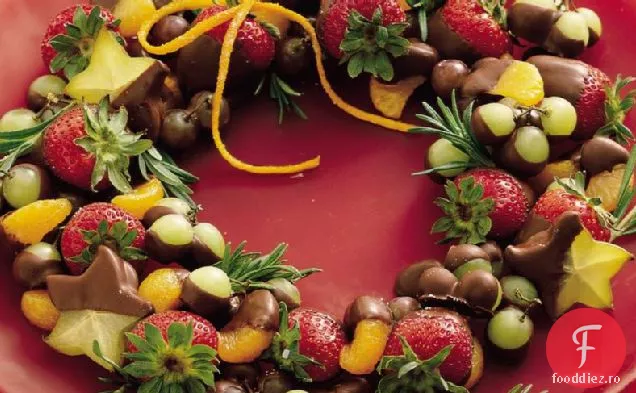 Coroană De Fructe Înmuiată În Ciocolată