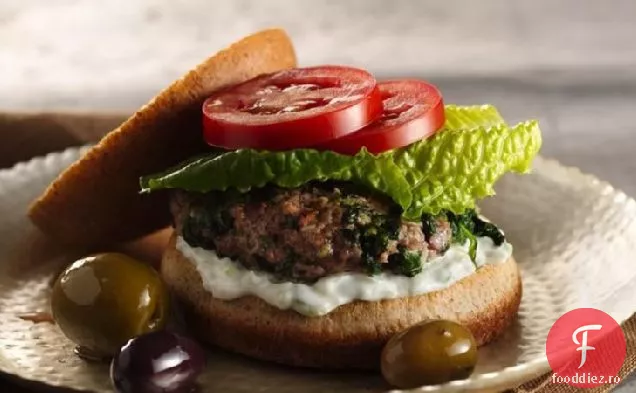 Burgeri greci de Pita cu spanac, feta și sos Tzatziki