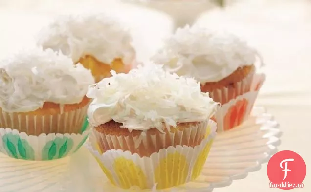 Pi Ciucura Colada Cupcakes
