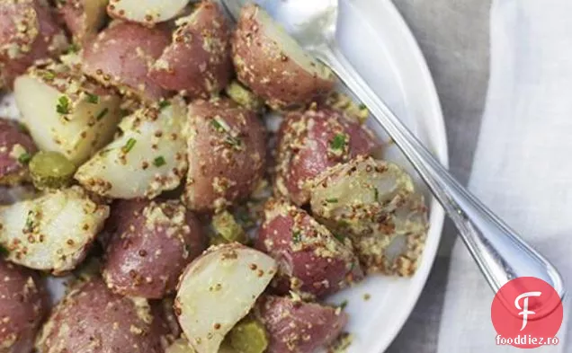 Salată de cartofi muștar-hrean