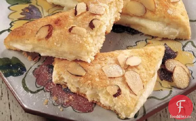 Triunghiuri De Brânză Cremă De Migdale