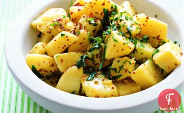 Salată de cartofi cu vinetă de muștar granulat