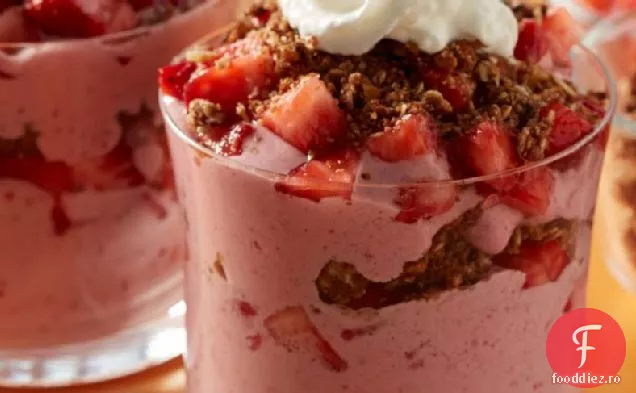 Mixed Berry Cheesecake Smoothie Parfaits