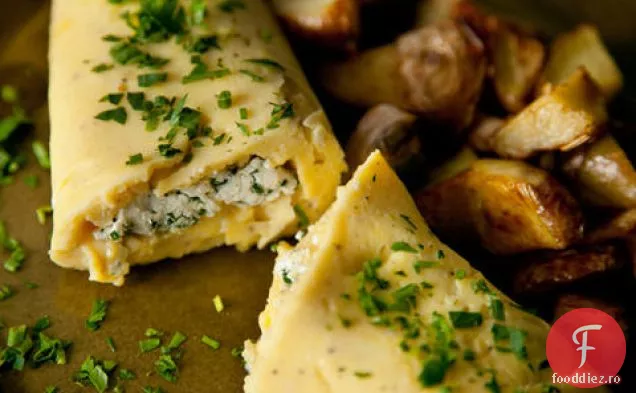 Omletă cu brânză de capră și ierburi proaspete