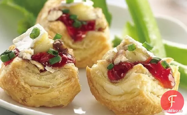 Cupe de patiserie Brie și cireșe