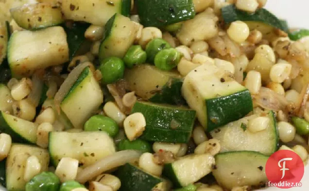Zucchini De Vară Se Amestecă