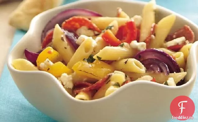 Salată de Paste cu ardei dulci prăjiți cu ierburi și Feta