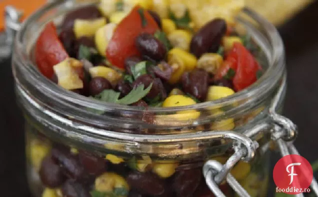 Salsa de porumb și fasole neagră