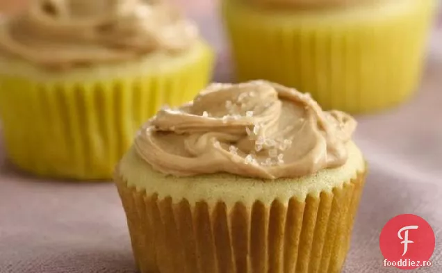 Cupcakes cu vanilie cu glazură de sare de mare Caramel