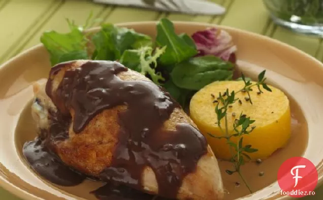 Piept de pui infuzat cu cimbru cu sos de rodie