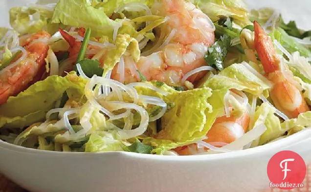 Salată asiatică de creveți și tăiței