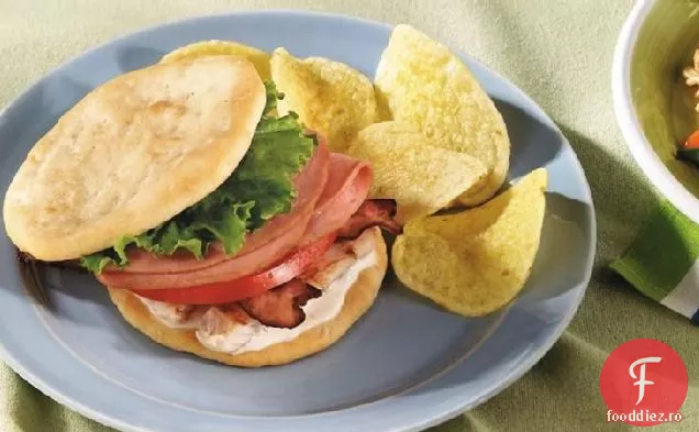 Sandvișuri Chicken Club